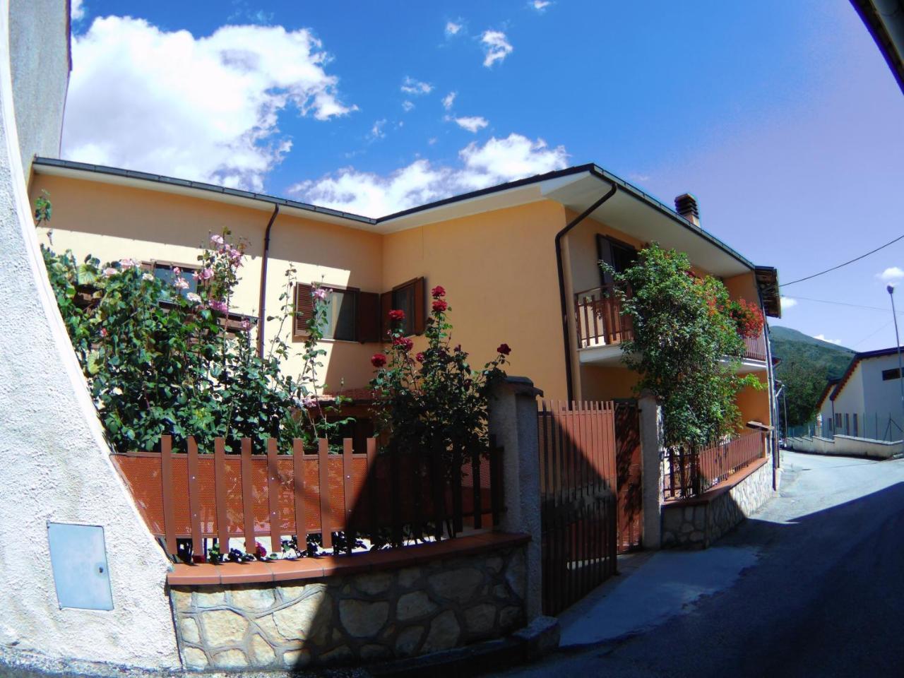 B&B A Casa Di Nonna Massa d'Albe Exterior photo